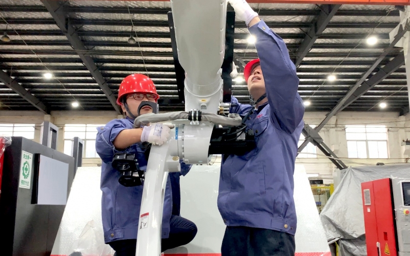 浙江雷諾爾電氣：以技術(shù)革新破解工業(yè)機(jī)器人線纜保護(hù)痛點